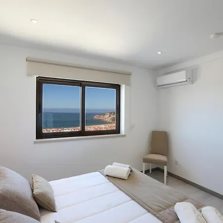 Apartment Sea View By Mateus & Justiniano *